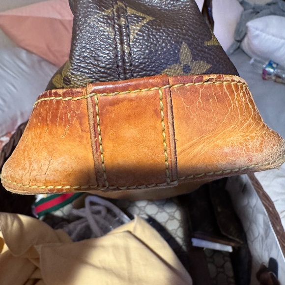 Louis Vuitton Classic Brown Monogram Shoulder Bag - Picture 8 of 12